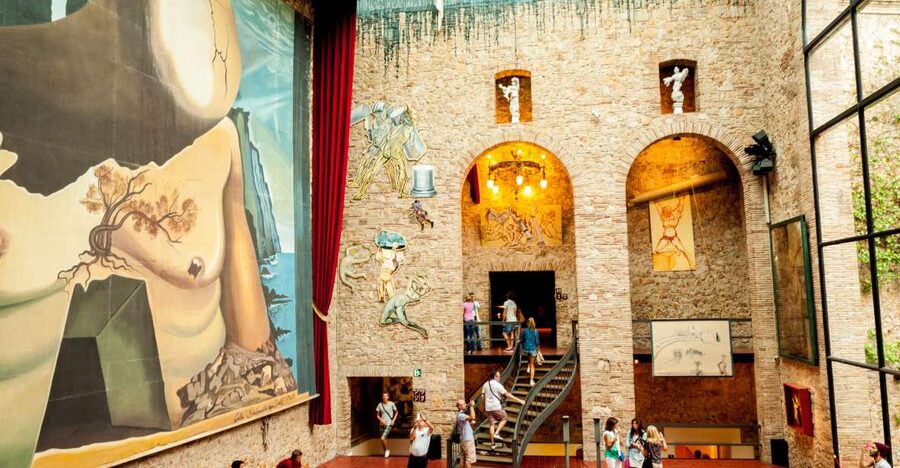From Barcelona: Girona Guided Tour & Dalí Museum in Figueres - How the day trip from Barcelona actually plays out