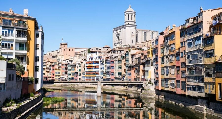 From Barcelona: Girona Guided Tour & Dalí Museum in Figueres - From Cathedral to Onyar River, the sights that do the most work