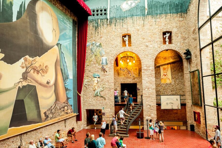 From Barcelona: Girona Guided Tour & Dalí Museum in Figueres - City walls, bridges, and the Game of Thrones connection