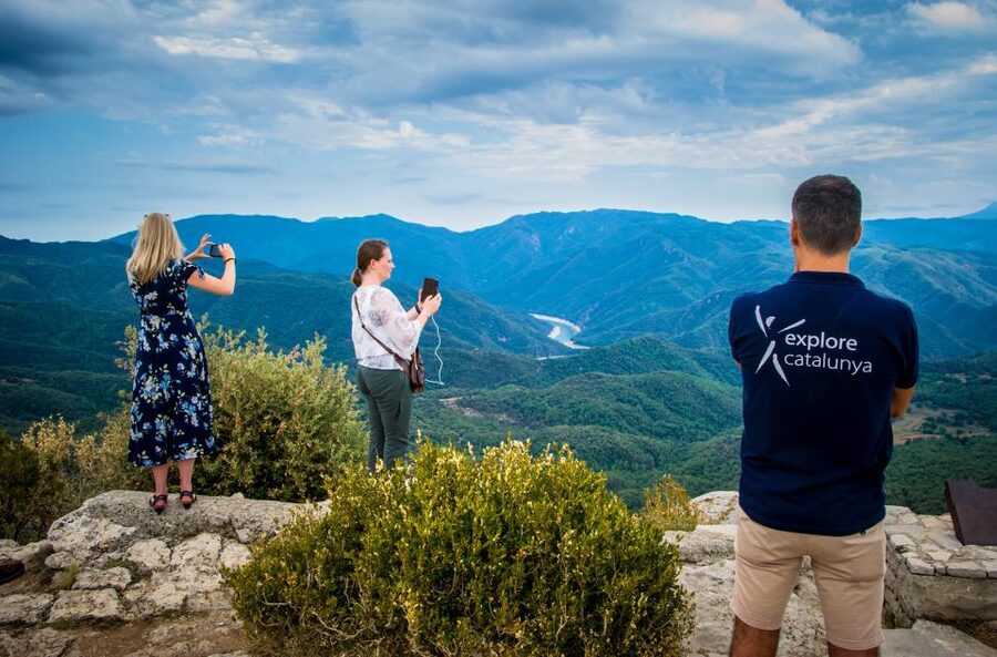 From Barcelona: Medieval Villages Day Tour - Who will love this tour most, and who may feel squeezed