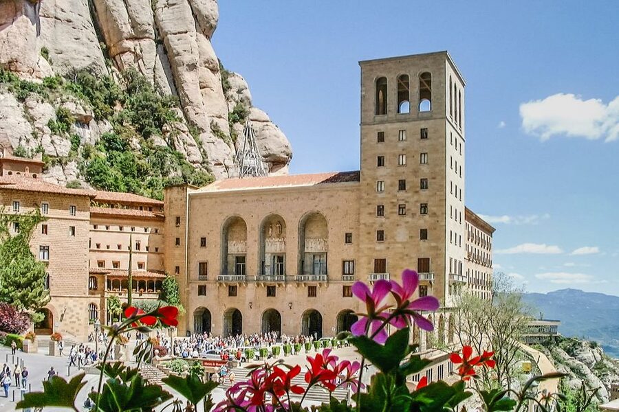 From Barcelona: Montserrat Day Trip with Optional Tickets - Monastery guided time: what to notice in 45 minutes