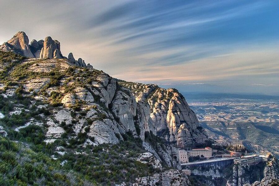 From Barcelona: Montserrat Tour, Rack Railway & Licor Taste - Liquor tasting by the monks, and what to expect from the drink