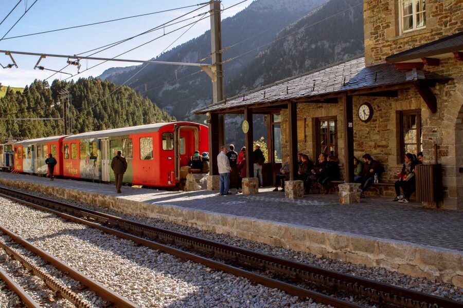 From Barcelona: Pyrenees Mountains Day Tour - Hiking Time in the Pyrenees, and How to Choose Wisely