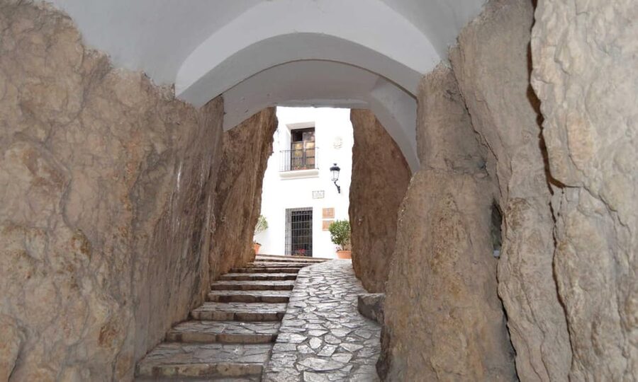From Benidorm: Guadalest, Altea & ticket in Algar Waterfalls - Who this trip suits, and who should think twice