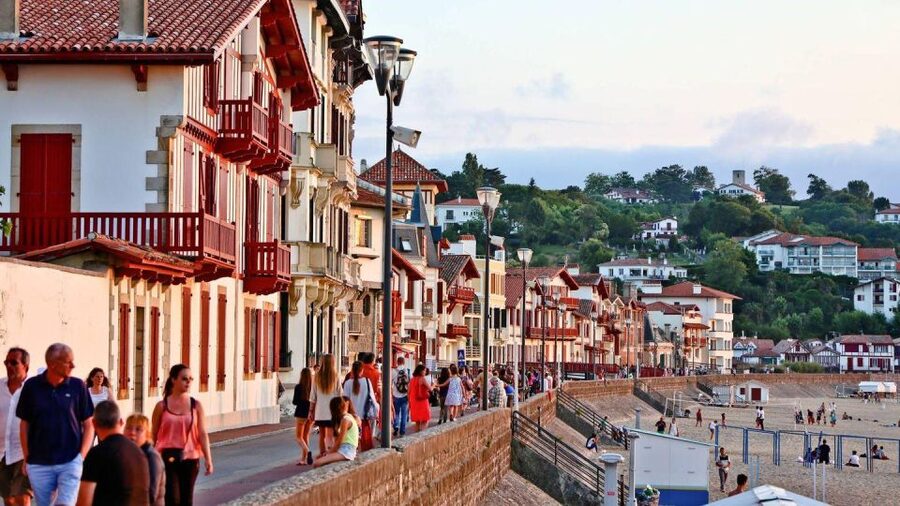 From Bilbao: Biarritz, Saint Jean de Luz, San Sebastian Tour - Stop 3: San Sebastián, Old Town Walk, Lunch Time, and a Local Sweet