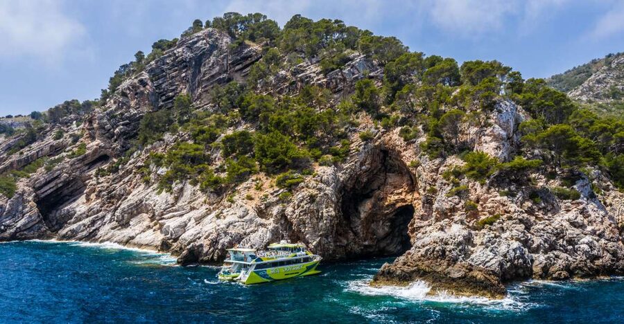From Cala Ratjada: East Coast Glass-Bottom Boat Trip - From Cala Ratjada: what this cruise really feels like