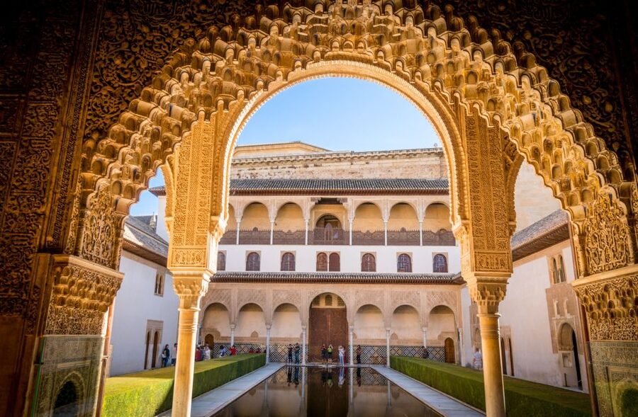 From Costa del Sol: Granada, Alhambra + Nasrid Palaces Tour - Logistics that actually affect your comfort
