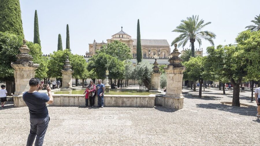 From Costa del Sol & Malaga: Cordoba Guided Day Tour - Jewish Quarter and the 14th-century Synagogue: where the streets tell the story