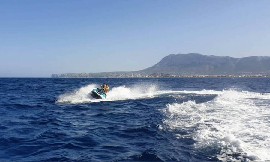 From Dénia/Jávea: Cala Blanca Boat Trip with Jet Ski & Lunch - The people factor: why this feels well run