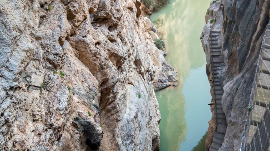 From Fuengirola: Caminito del Rey Guided Day Trip - Connecting to the southern access at El Chorro