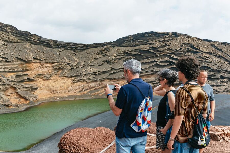 From Fuerteventura: Lanzarote Trip with Wine Tasting & Lunch - Should you book the Fuerteventura to Lanzarote wine and volcano day trip?