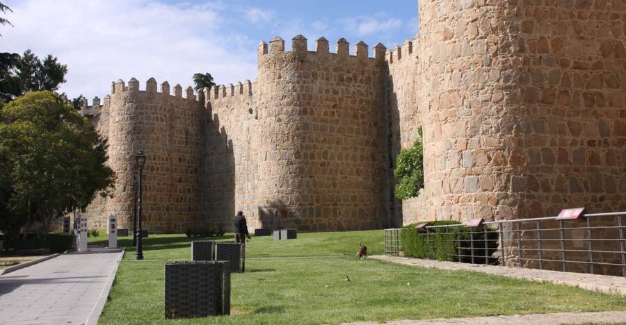 From Madrid: Avila and Segovia Full-Day Tour - Key highlights to look for