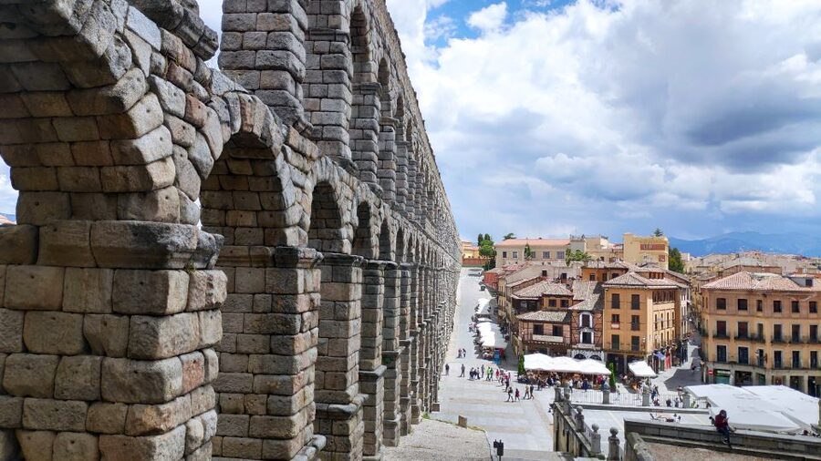 From Madrid: Avila and Segovia Full-Day Tour - Coach comfort and the real timing of a 9-hour day