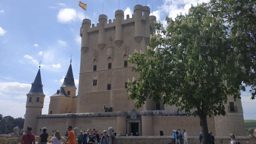 From Madrid: Guided Day Trip to Segovia and Toledo - Segovia and Toledo in one day: how to make it feel like a win