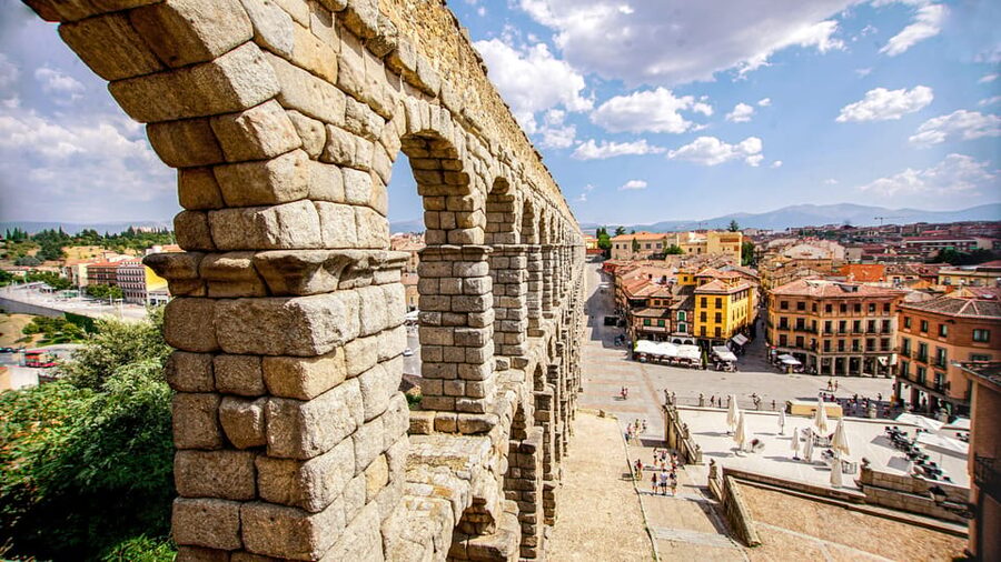 From Madrid: Guided Day Trip to Segovia, optional Alcázar - Alcázar of Segovia Upgrade: Worth It If You Want the Castle Story