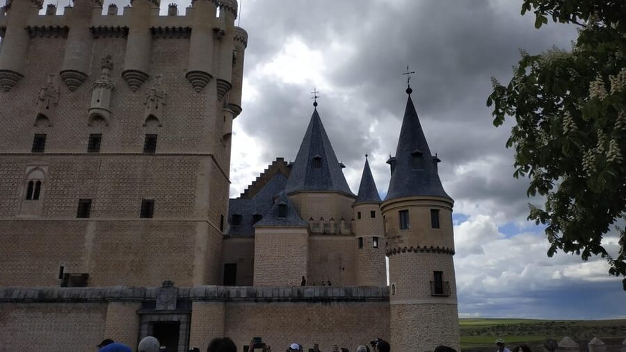 From Madrid: Half-Day or Full-Day Trip to Segovia - Alcazar de Segovia: the fairytale castle payoff