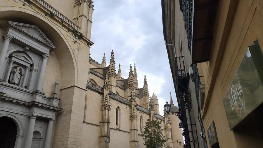 From Madrid: Half-Day or Full-Day Trip to Segovia - Free time after the guide: where you slow down on purpose