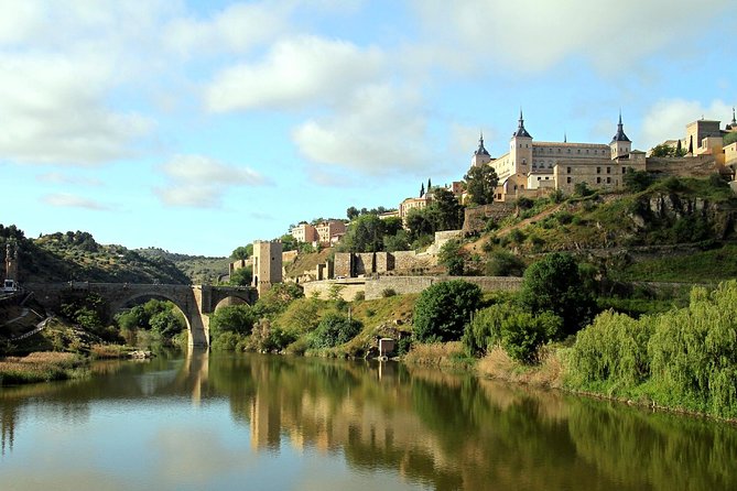 From Madrid: Segovia & Toledo with Alcazar and Cathedral - Morning in Segovia: Old Streets, Big First Sights, and a Guided Pace