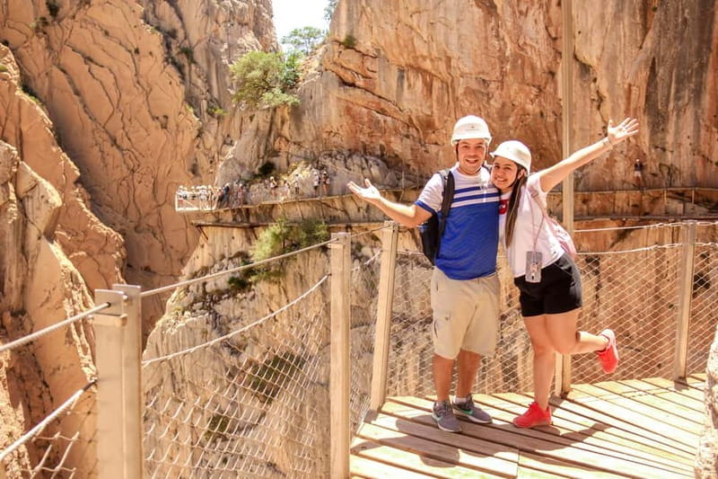 From Málaga: Caminito del Rey Day Trip & Guided Tour - Guides, languages, and the small details that make it smooth