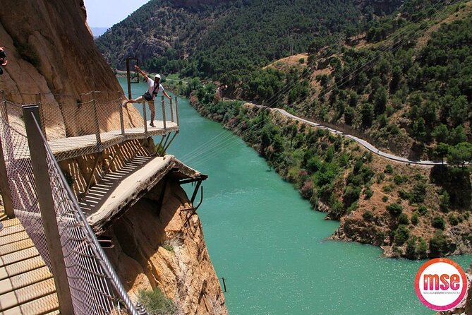 From Malaga Caminito del Rey Guided Tour with transportation - Guide quality is a big part of why this works