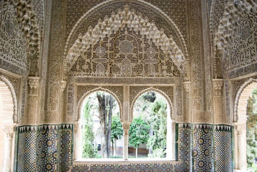 From Malaga: Granada Full-Day Trip with Alhambra - Headphones, guide language, and why the sound system helps more than you expect