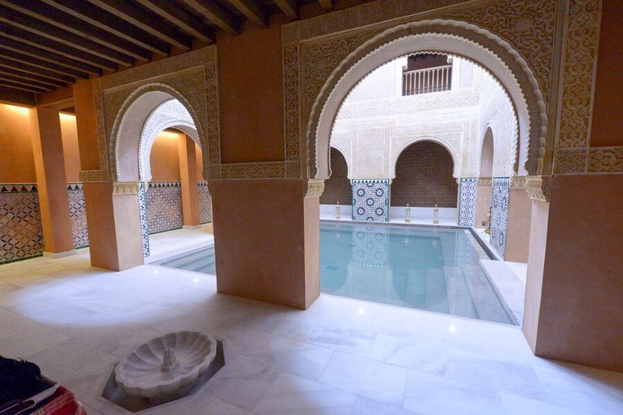 From Malaga: Hammam Bath, Kessa and Relaxing Massage Tour - Entering Hammam Al Andalus Málaga: what the 90 minutes actually feels like