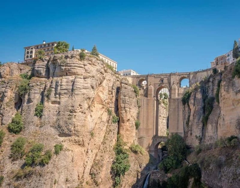 From Malaga: Ronda & Setenil de las Bodegas Guided Day Trip - Ronda: why the guided walk helps so much