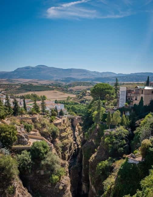 From Malaga: Ronda & Setenil de las Bodegas Guided Day Trip - Free time in Ronda: how to use your lunch break well