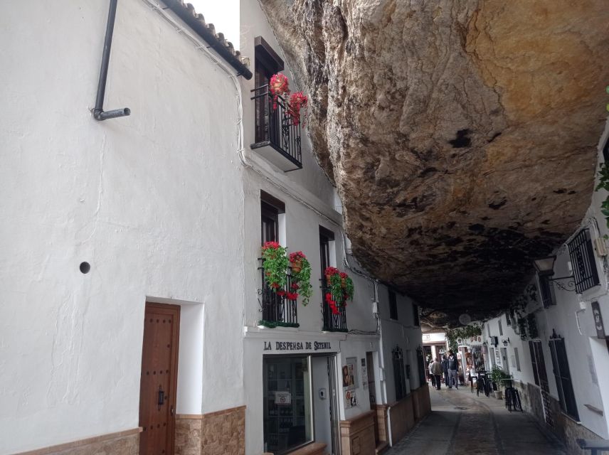 From Málaga: Ronda+Setenil de las Bodegas with Little Train - Why Ronda and Setenil in one 10-hour day makes sense
