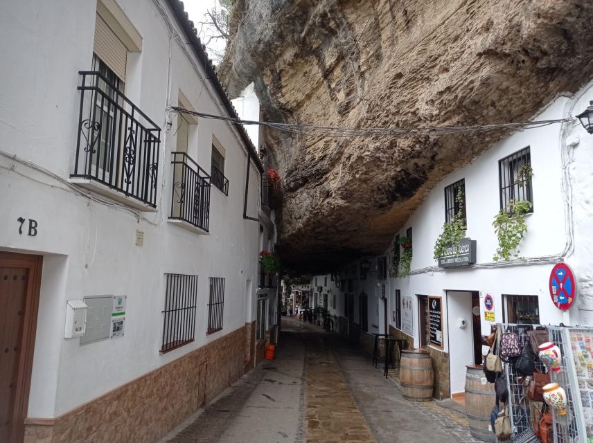 From Málaga: Ronda+Setenil de las Bodegas with Little Train - Getting from Málaga to Setenil: start clean, then go explore