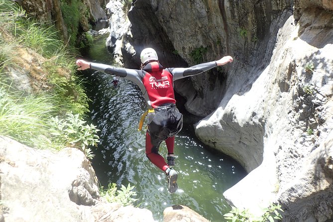 From Marbella: Canyoning Tour in Guadalmina Canyon - Entering the Rio Guadalmina section: what you do, in plain terms