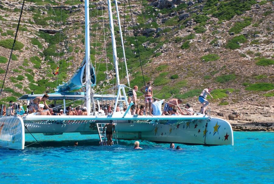 From Palma de Mallorca: Boat Cruise to Illetes - Onboard Vibes, Clean Boat, and the Crew