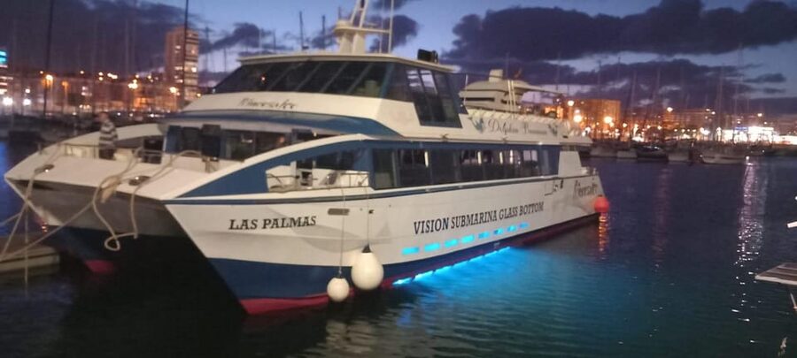 From Puerto Rico: Boat trip along the coast w/ Food & Drinks - Meeting point and how to get on board without stress