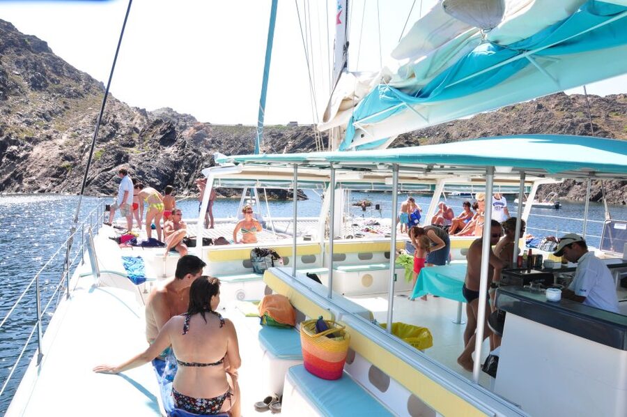 From Roses: Catamaran Cruise Cap Norfeu - Cadaqués - Getting on board: where to meet the Magic catamaran