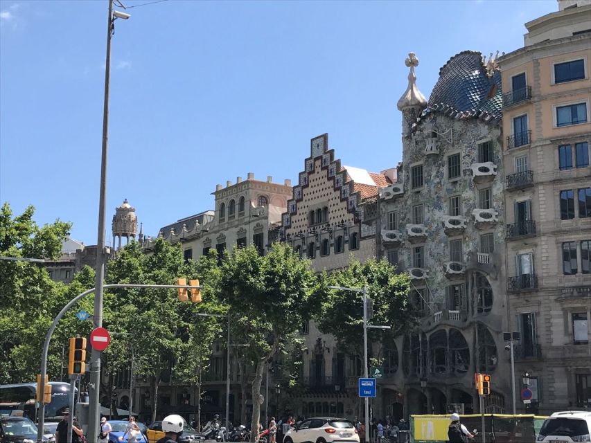 From Salou: Full Day Barcelona Panoramic Tour with Free Time - Sagrada Família Stop: What the Walk Time Lets You Do