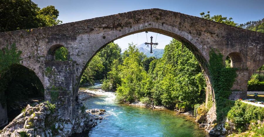 From Santander or Llanes: Covadonga Lakes & Cangas de Onis - The road scenery on the way to Covadonga