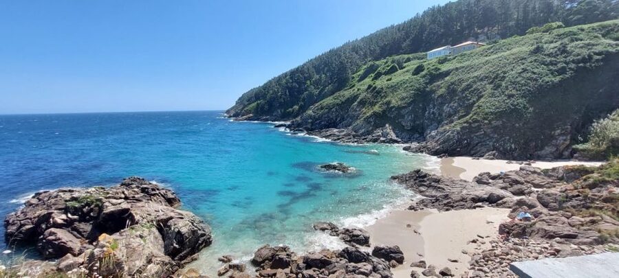 From Santiago: Finisterre, Muxia & Costa da Morte Excursion - Carnota’s hórreo: the suspended granary you can spot from a distance