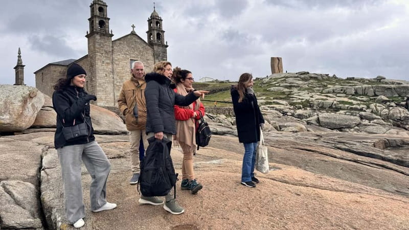 From Santiago: Finisterre, Muxia, Ézaro - 7 stops day tour - Ézaro and the Xallas River: Europe’s river-cascade-into-sea moment