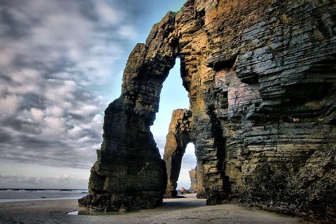 From Santiago: Lugo & Cathedrals Beach Guided Excursion - Lugo’s Roman walls and UNESCO-sized time pressure