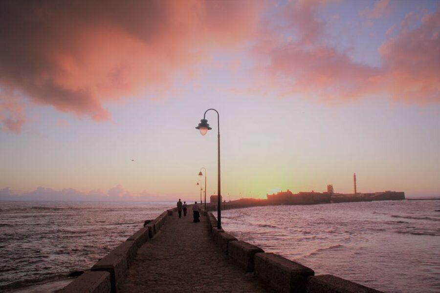 From Seville: Cadiz and Jerez de la Frontera Day Trip - El Pópulo and the Cadiz old town loop: history you can walk