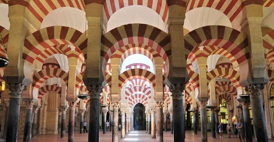 From Seville: Córdoba and Mosque Cathedral Full-Day Tour - Judería Walk and the Córdoba Synagogue: Calle de las Flores Magic