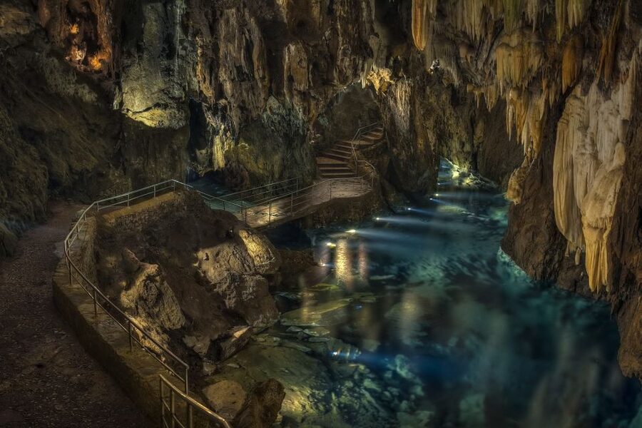From Seville: Full-Day Aracena & Rio Tinto Mines Tour - Aracena town time: lunch, walking, and a castle viewpoint