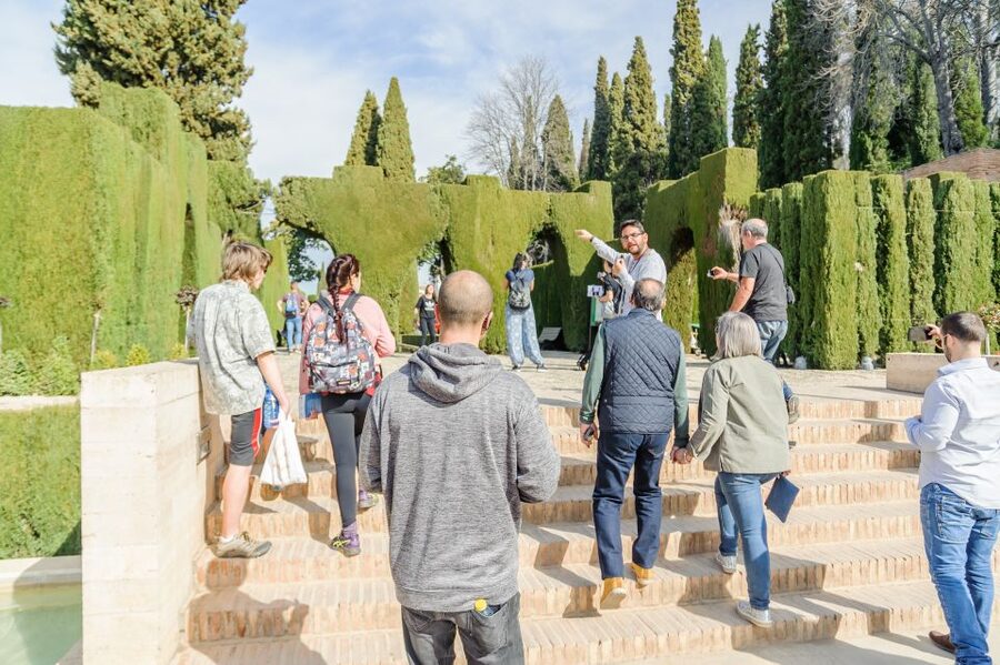 From Seville: Granada Day Trip Alhambra and Albaycin - Lunch and timing: how to survive the long day without feeling rushed