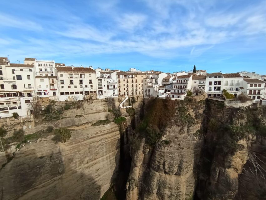 From Seville: Ronda+Setenil de las Bodegas Day Trip - The Setenil train experience: why it adds value