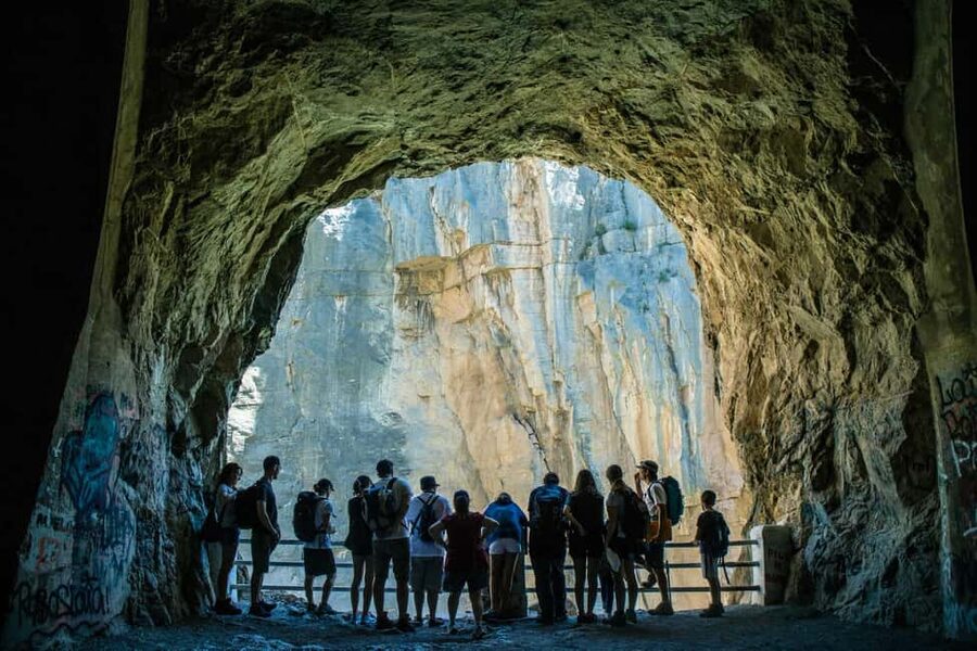 From Valencia: Montanejos Guided Hike with Natural Pools - Who should book this Montanejos hike and pools day?