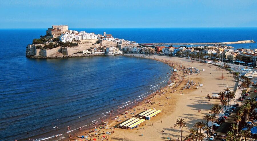 From Valencia: Peniscola Day tour, Game of Thrones - Lunch Stop: Sea Views, Local Restaurant Time, and Diet Considerations