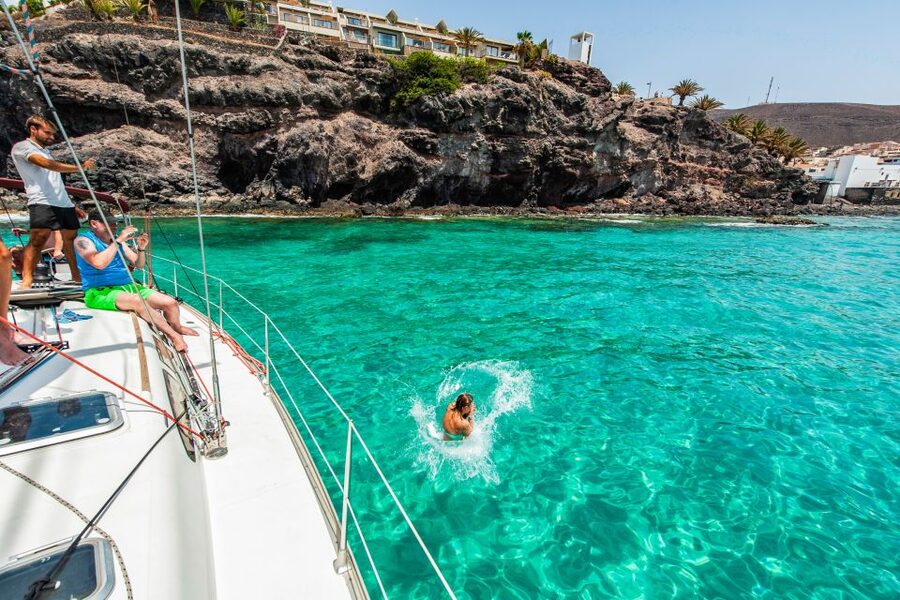 Fuerteventura: Sailing with Snorkeling and Dolphin Watching - First stop: Morro Jable, then straight into open water