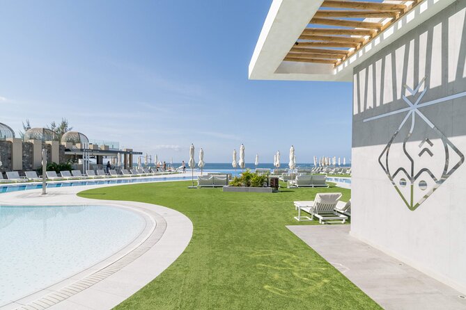 Full Day Ticket at Perchel Beach Club with Lunch - Family rules and outside food: the no-outsides boundary
