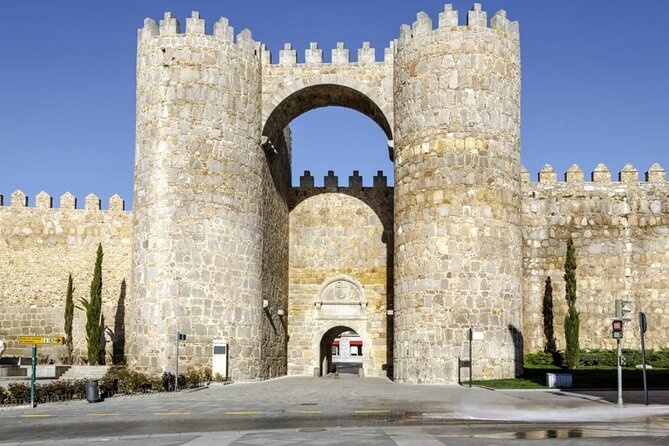Full Day Tour to Avila & Segovia from Madrid - Segovia Cathedral and Plaza Mayor: Gothic Style in the City Center