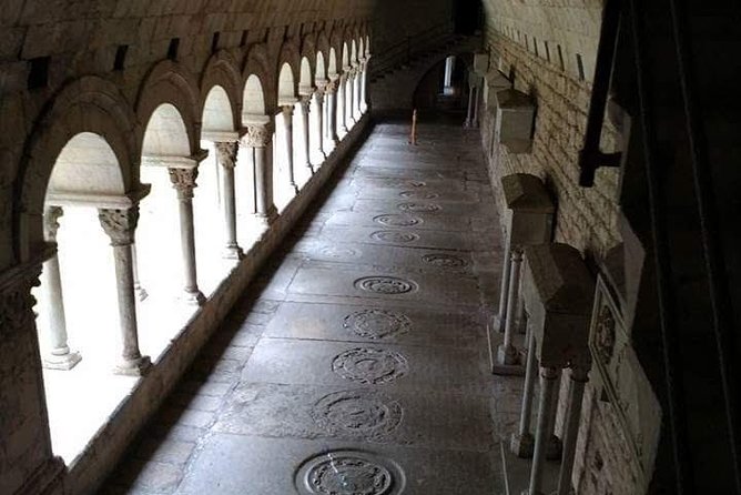Game Of Thrones Walking Tour in Girona - Plaça dels Jurats and the cloisters of Sant Pere de Galligants